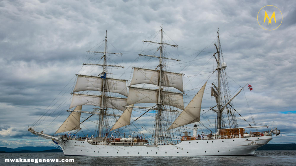 Mexican Navy training ship Cuauhtémoc near Brooklyn Bridge after collision