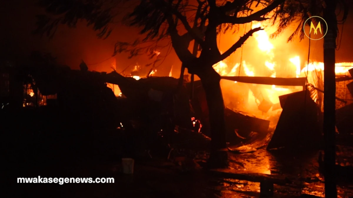 Fire Engulfs Singida Main Market Overnight | Firefighters & Locals Battle the Blaze
