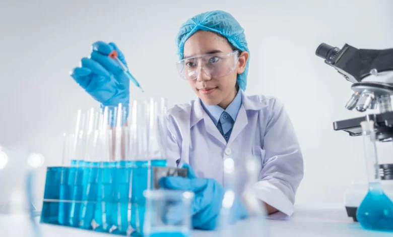 Tylenol tablets for pain and fever relief