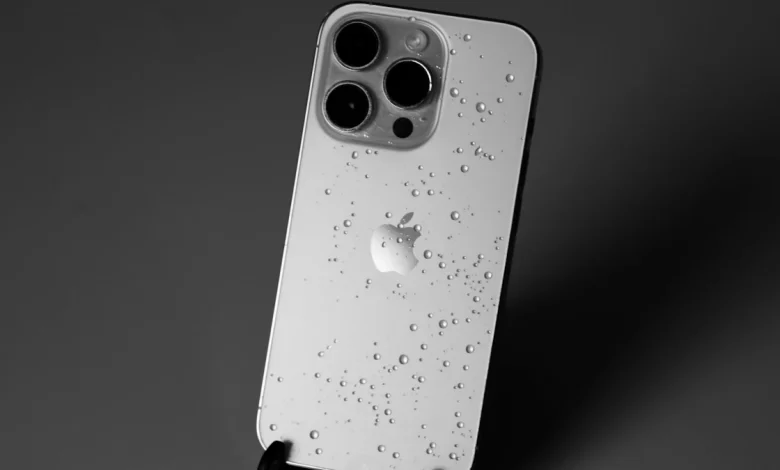 iOS 26 Liquid Glass design