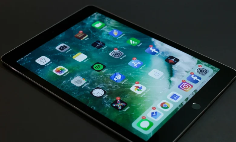 iPad Mini 2025 front view with Apple Pencil